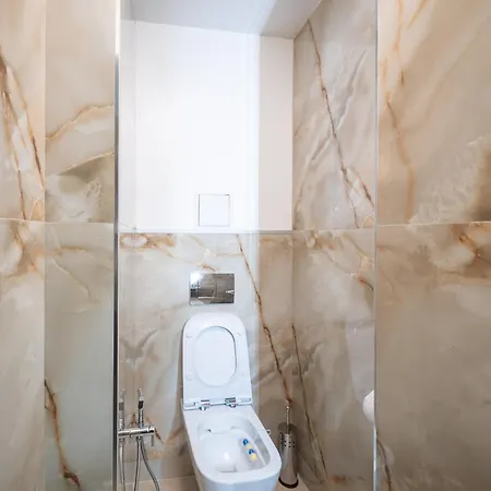 Apartment Centre Spacious 2 Bedroom