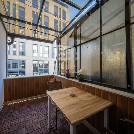 Centre Spacious 2 Bedroom