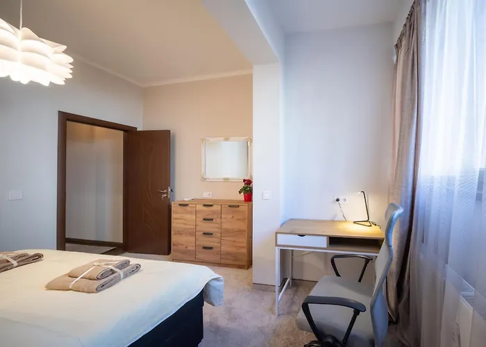 Centre Spacious 2 Bedroom アパート *